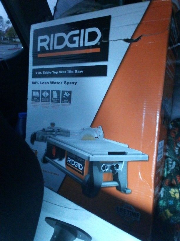 Ridgid (7in. Table Top Wet Tile Saw)