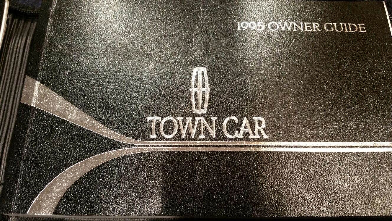 Lincoln Town Car Owners Manual with zippered case. Collector