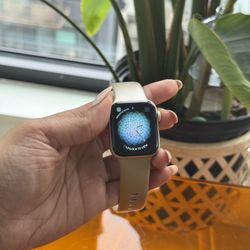 Apple Watch SE 40 mm Starlight 