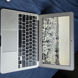 Mid 2012 MacBook Air Laptop Computer 8 GB RAM i7