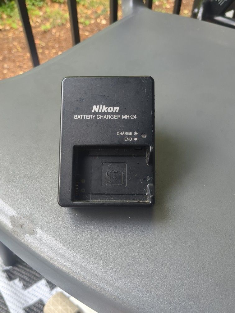 Nikon battery charger MH-24, EU plug