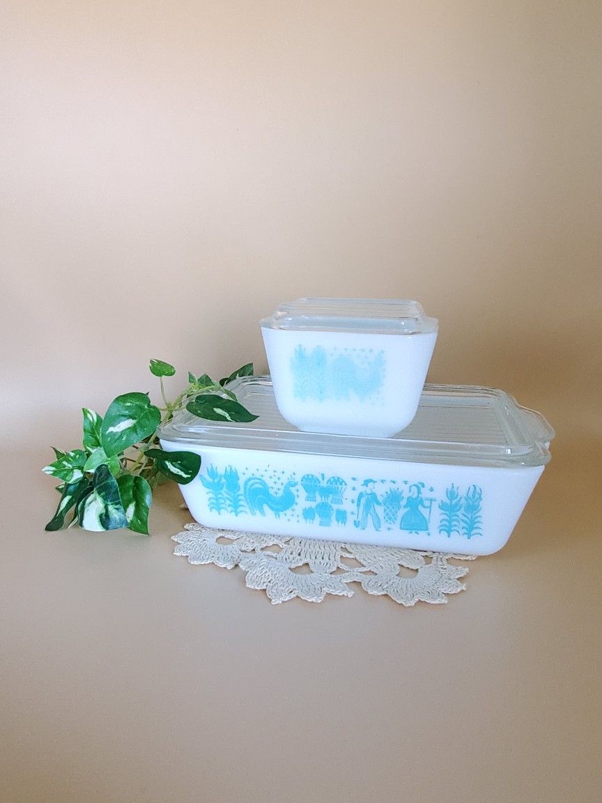 Set of 2 Vintage 1950's-1960's Pyrex Opalware Butterprint Amish Oven/Refrigerator Dishes with Lids
