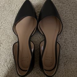 BLACK FLATS