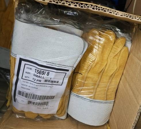 10 Dozen (120 Pair) Leather Garden Work Gloves
Sz Small only
New in the case