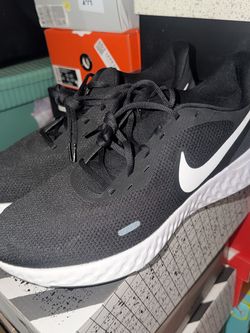 Nike men’s running shoes