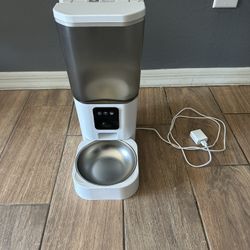 Automatic Dog Feeder