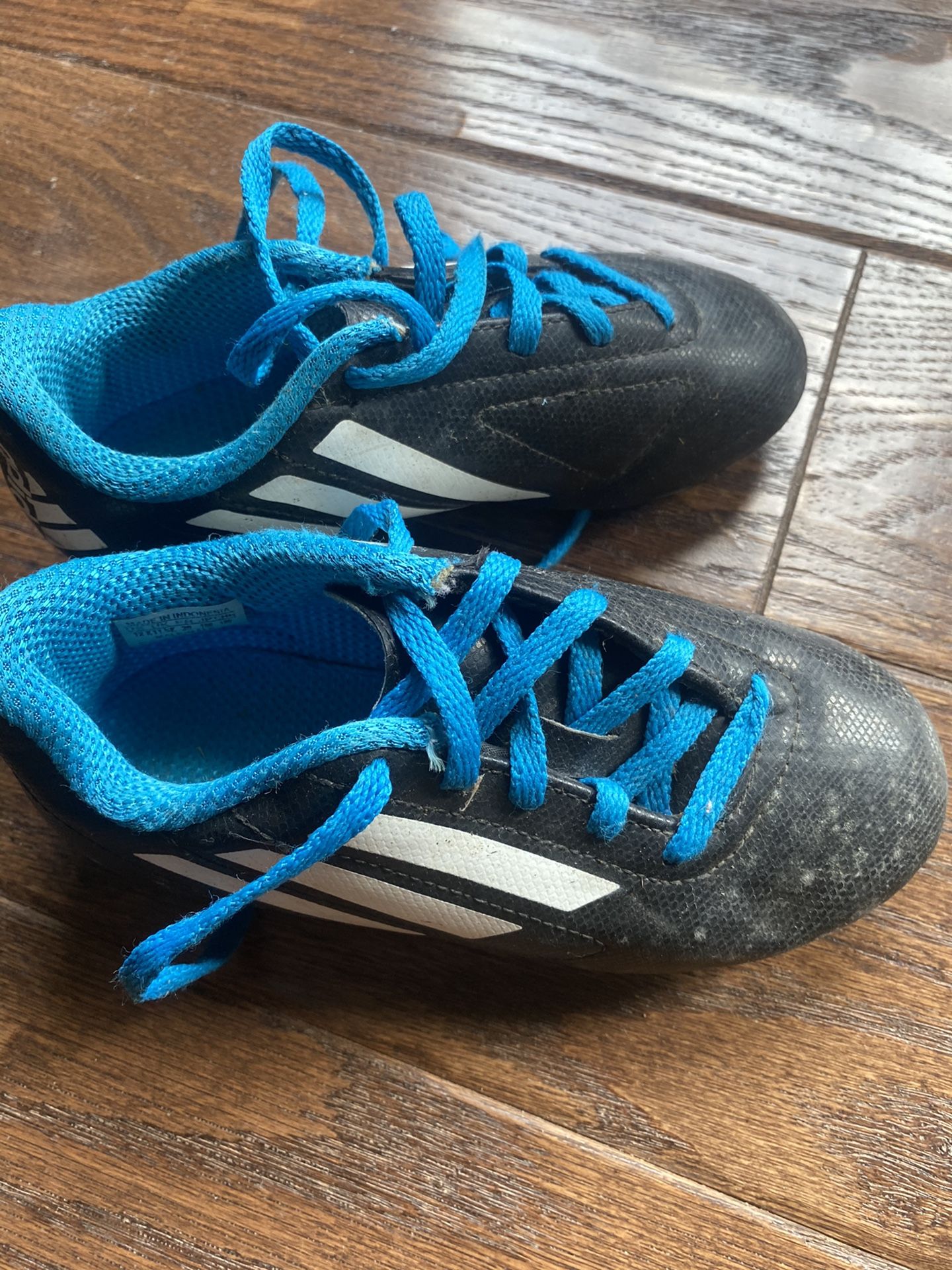 Soccer shoes size 12