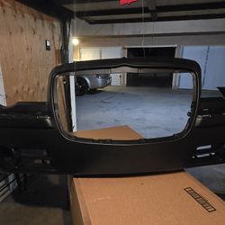 2006 Chrysler 300c 5.7L  Front Bumber Cover