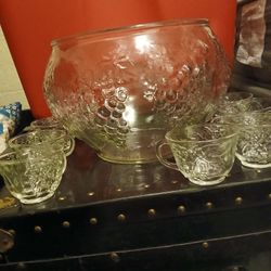 Vintage Punch Bowl 8 Glasses