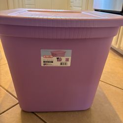 Storage bin with lid 