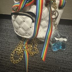White Mini Purse w Metal chain 