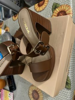Strap Buckle Heels Tan Color Size 8