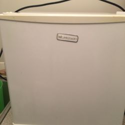 Clean Mini Fridge 