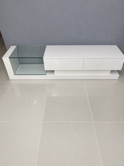 Modern, minimalist TV console unit (TV stand)