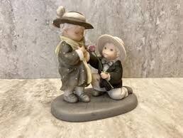 Pretty As A Picture Figurine