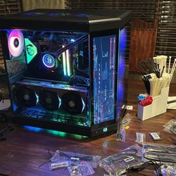 Gaming PC / Hyte Y70 Touch/ intel i9 CPU / RTX 4080 Super Suprim