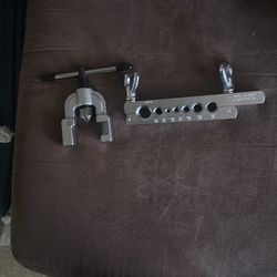 Flaring tool