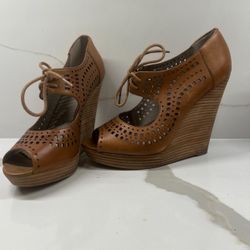 Hinge Brown Leather Platform Wedge Heels w/ Laces Women’s Size 9M