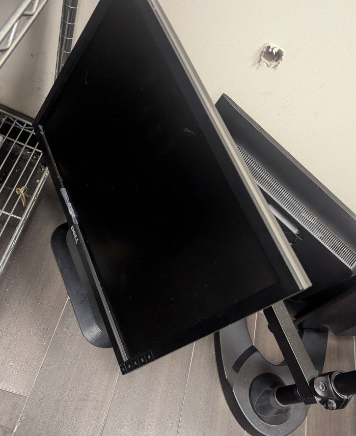 FREE MONITORS MUST PICK UP