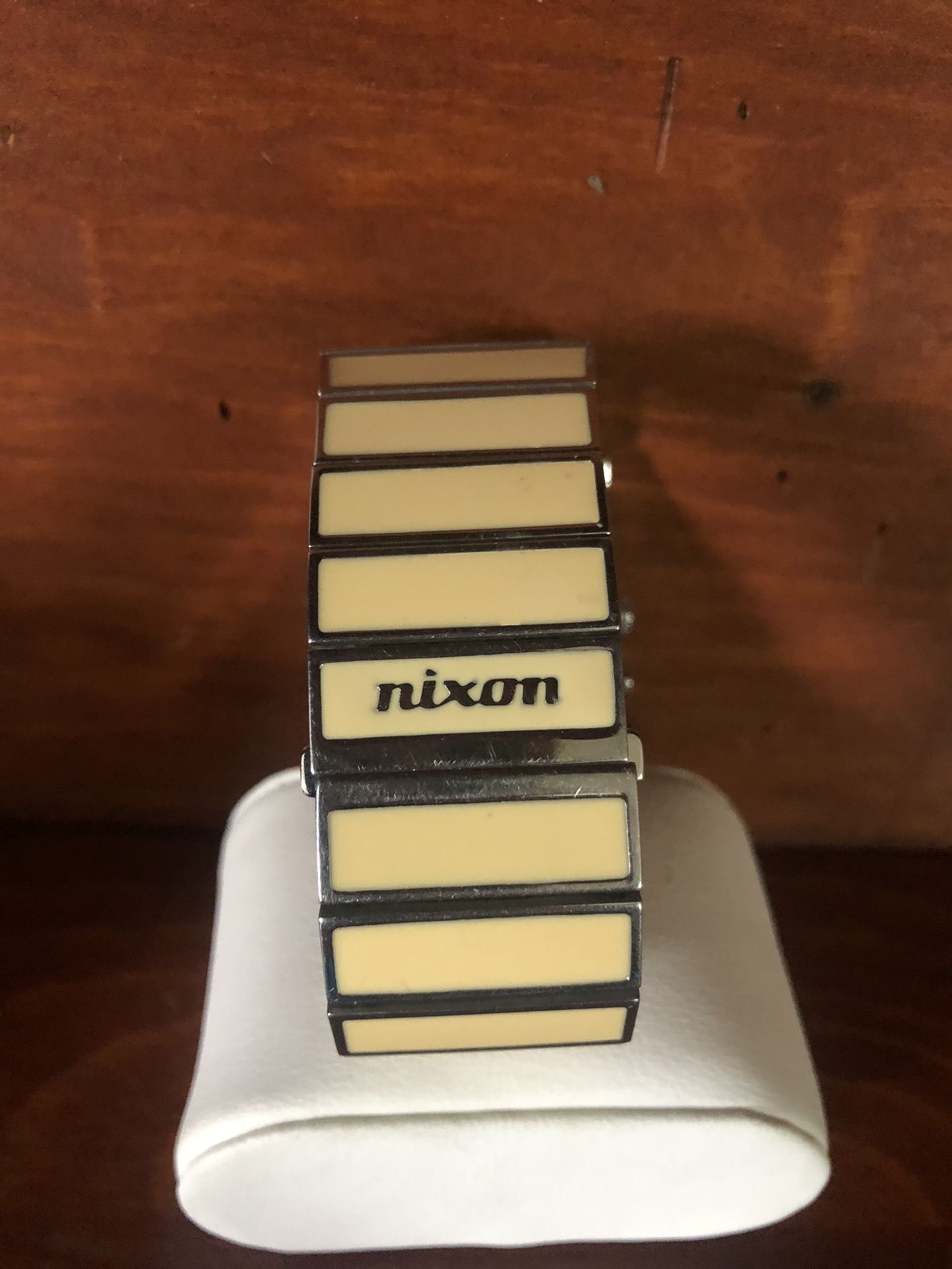 Nixon Rotolog Direct time Watch