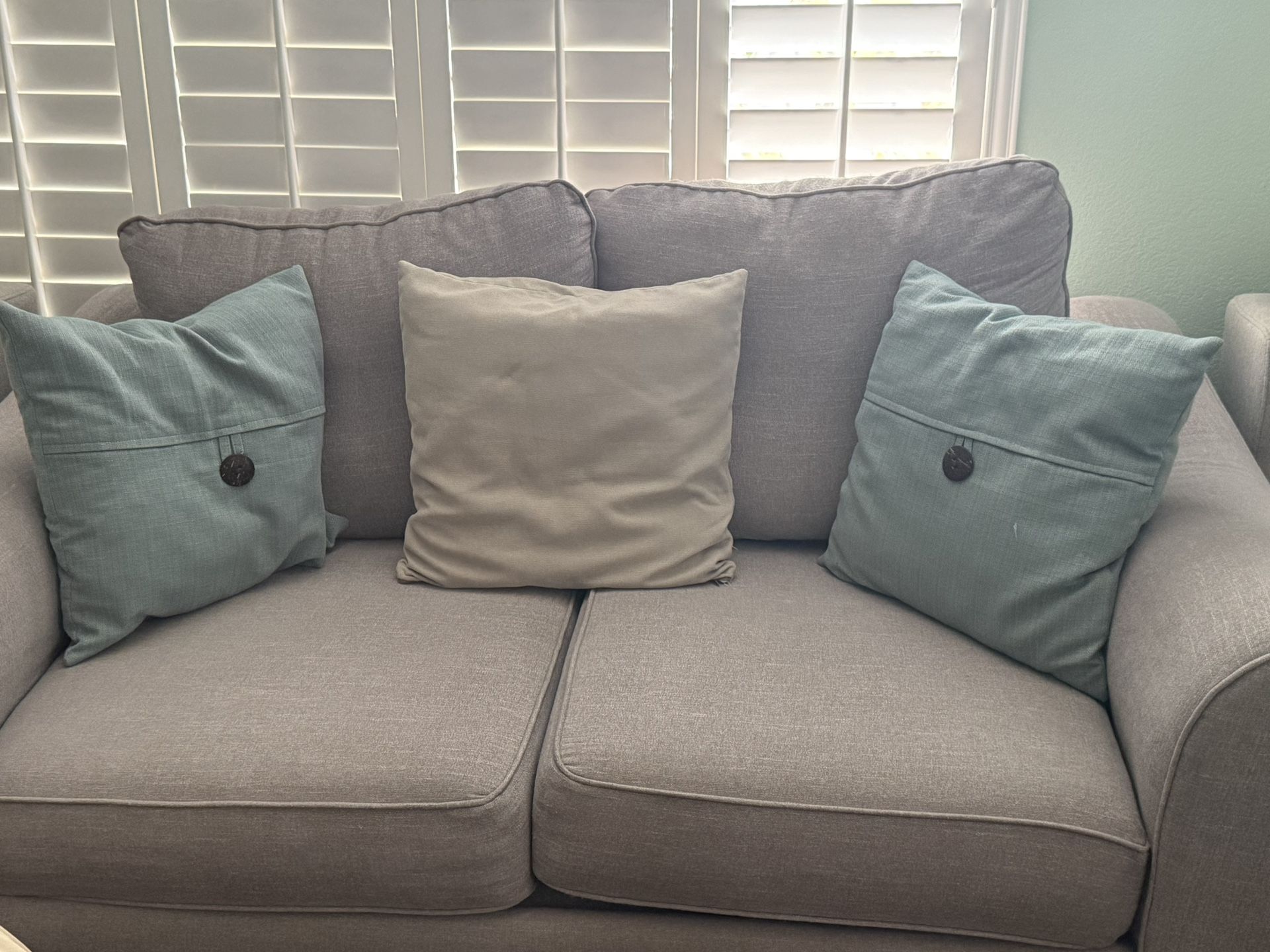 2 Sofas