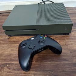 Xbox One S w/ Controllers & 4 Games