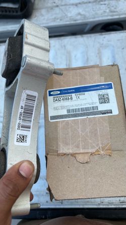 Lincoln mks 2013 motor mount bottom side