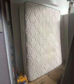 Clearance Sale queen size mattress  9” thick good condition