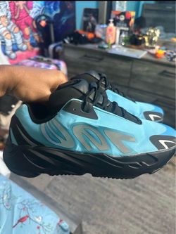 Yeezy boost 700