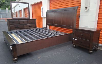 Kng Sz Bd St With mirr Good Condition