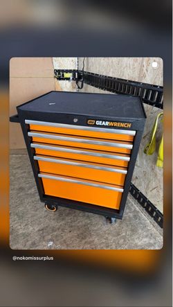 GearWrench Rolling Tool Cabinet