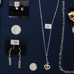 Jewelry with / boxes/See how to $ave up to 40%⤵️