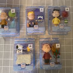 Memory Lane Peanuts Charlie Brown Christmas Figures 