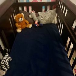 (Pick up only) Baby and toddler crib with new mattress and 3 sheets (disassembled) For Newborn Up To 6y ears