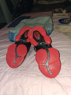 James LeBron signatured shoes