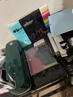 Cricut Maker 2  Bundle Deal With Lots Of Vynl