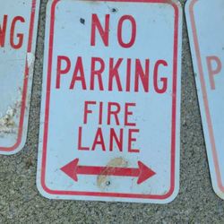 NO PARKING FIRE LANE SIGN