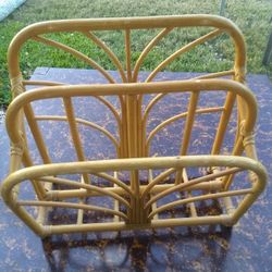 Magazine / Newspaper Holder