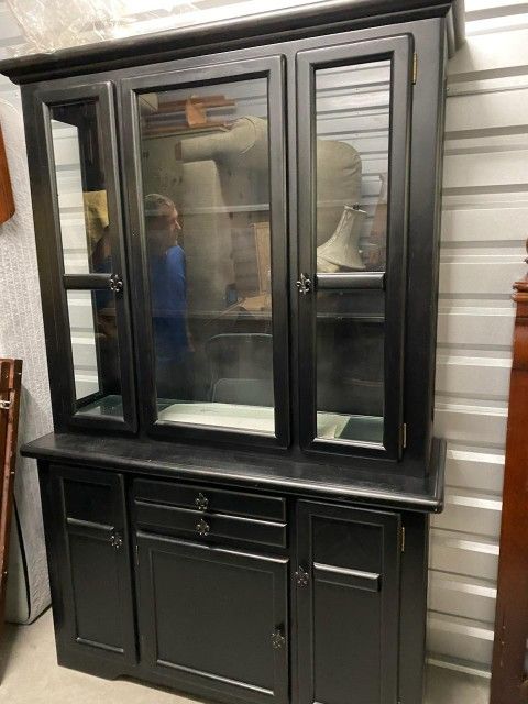 Hutch W/ Built In Light Glass Shelves