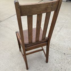 4 Wooden Chairs
