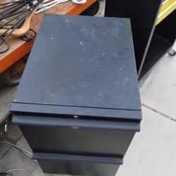 HEAVY DUTY TWO DRAWER FILE CABINET 