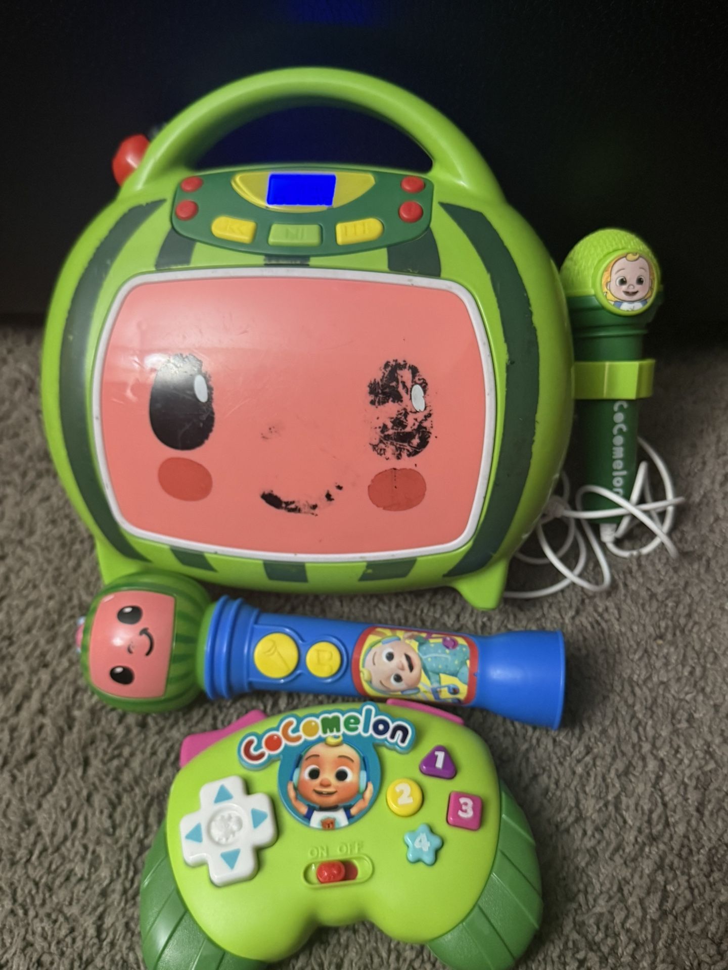 Karoake Machine, Microphone, Controller 