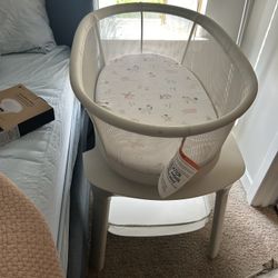 4moms Bassinet With Mattress Storage Space And Brand New Mattress Cover 
