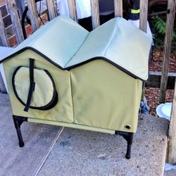 Heated Outdoor Cat Shelter