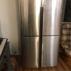 Refrigerator 