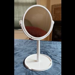 Two-sided Makeup Mirror