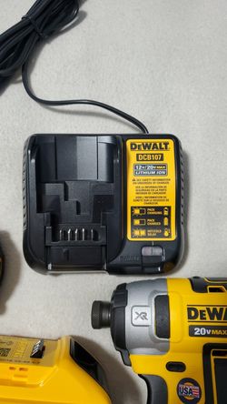 Dewalt 20V Max XR brushless Hammer Drill And Impact Driver. With 2