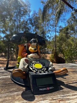Goofy phone with caller ID