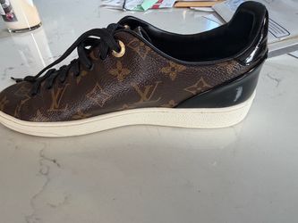 Louis Vuitton Shoes size7 good condition.