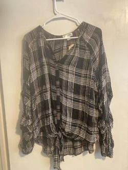 Studio by J.P.R Women's Black/White Striped Long Sleeve Blouse Size Large NWT